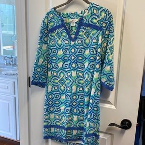 Vineyard vine three-quarter length sleeve dress, fully lined with crochet detail